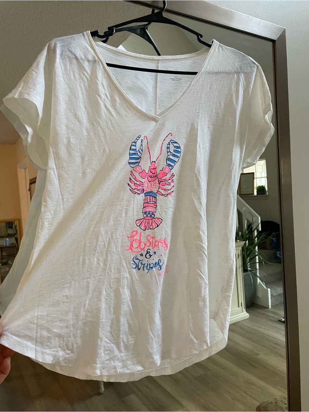 Lilly Pulitzer White V‑Neck Tee with Pink & Blue Lobster Graphic